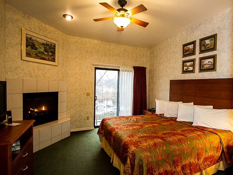 Mini Suite in Mariposa CA at Yosemite Miners Inn